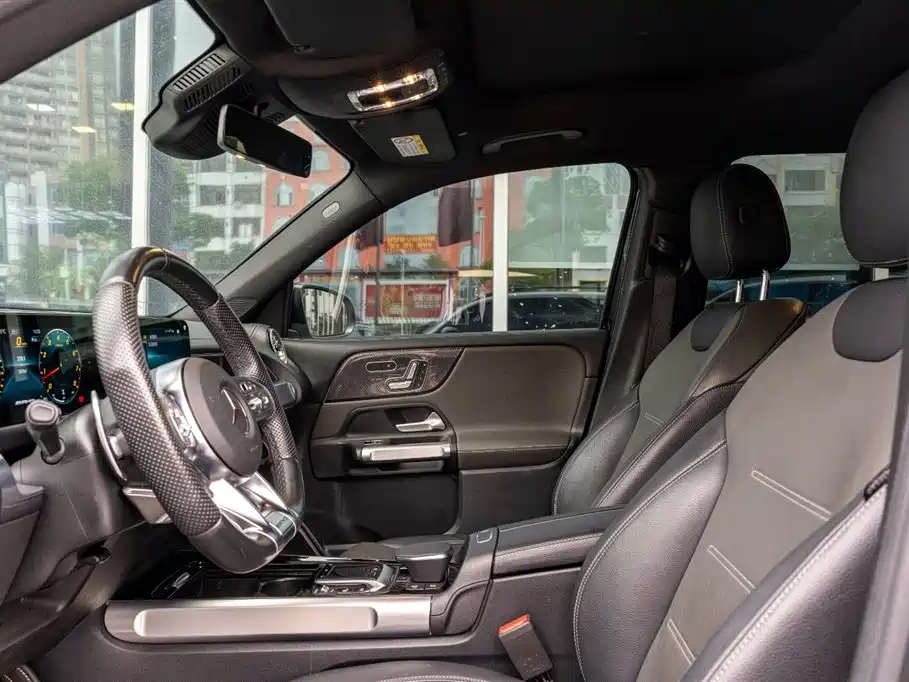 Mercedes-Benz GLB AMG 2022 — фото 11