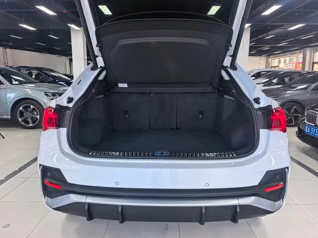 Audi Q3 Sportback 2023 — фото 21