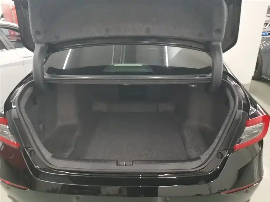 Honda Accord 2023 — фото 19