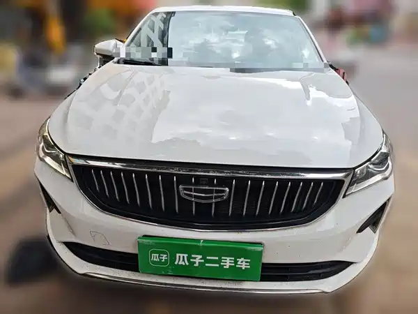 Geely Emgrand 2022