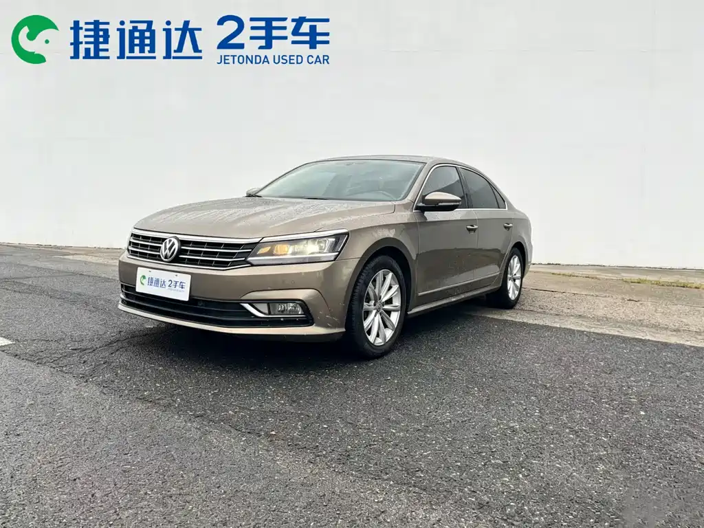 Volkswagen Passat 2018 — фото 1