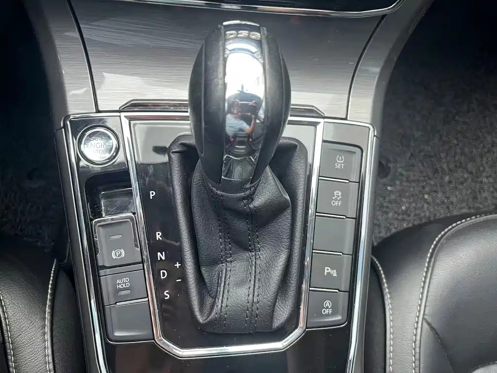 Volkswagen Passat 2018 — фото 19