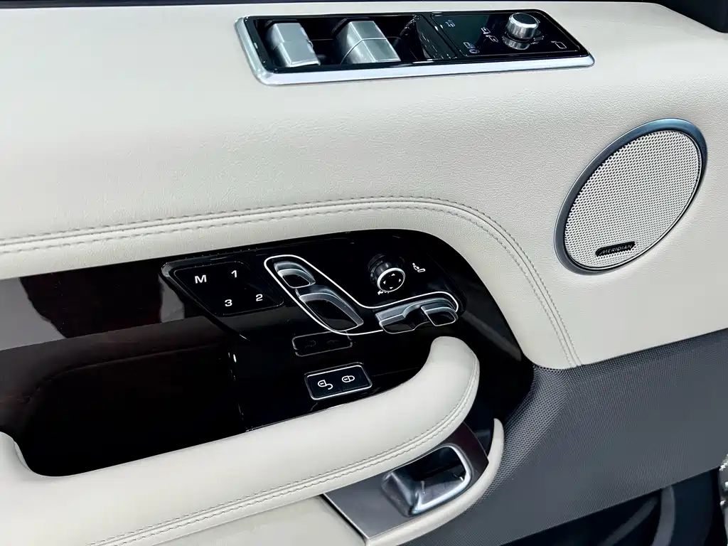 Land Rover Range Rover 2020 — фото 24