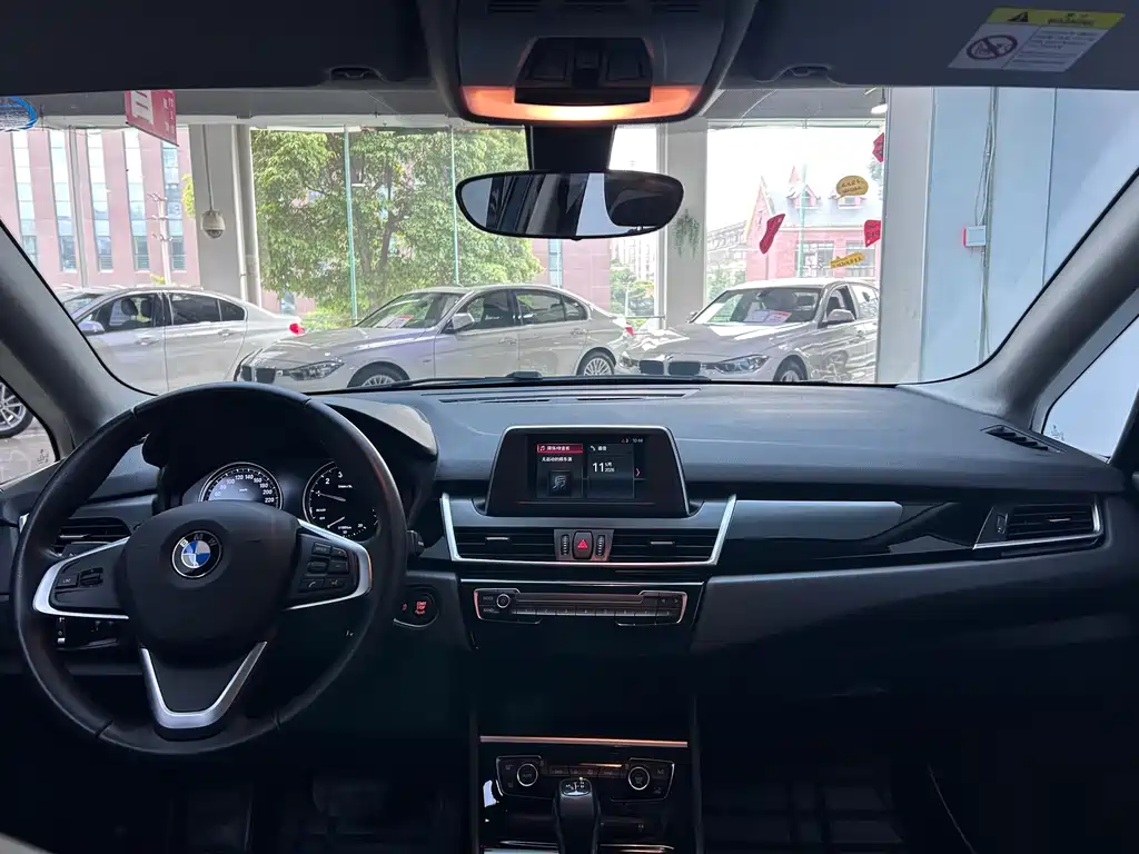 BMW 2 Series Active Tourer 2018 — фото 20