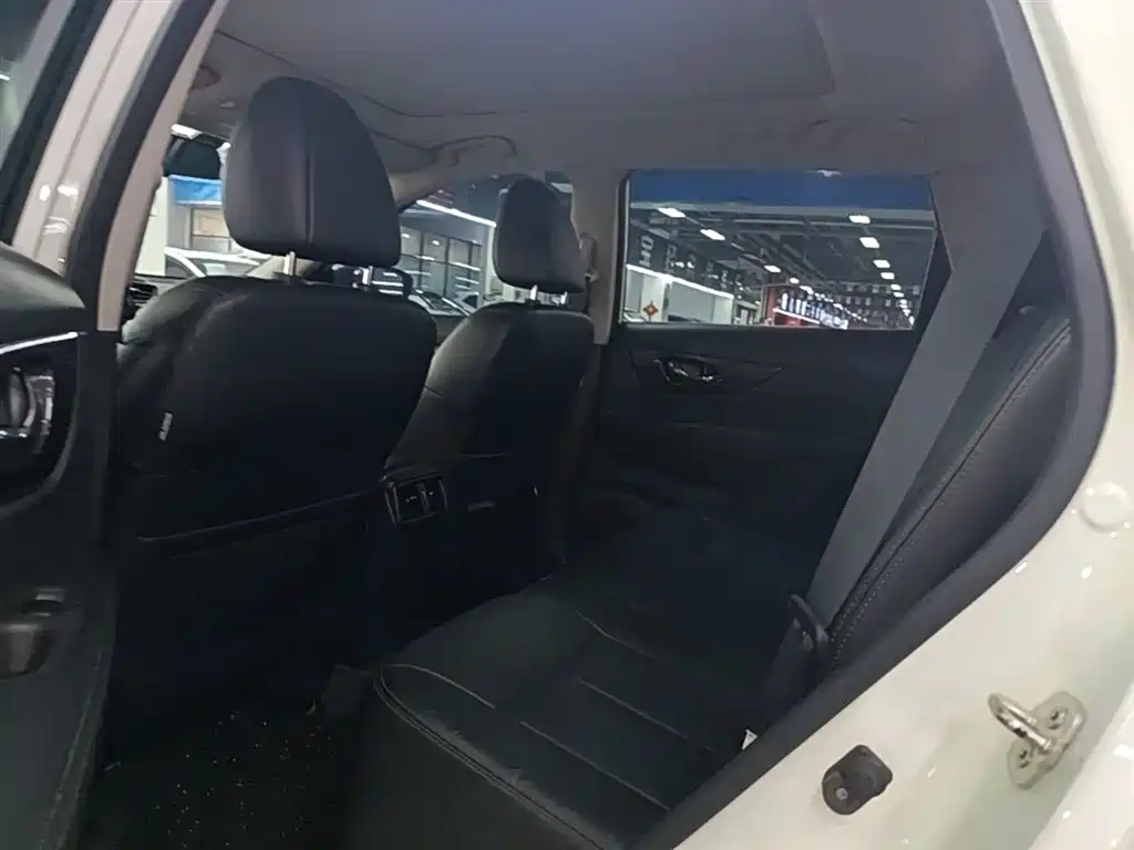 Nissan X-Trail 2018 — фото 17