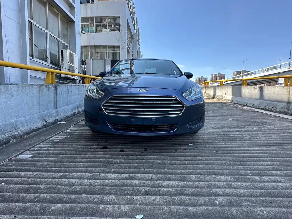 Ford Escort 2019 — фото 2