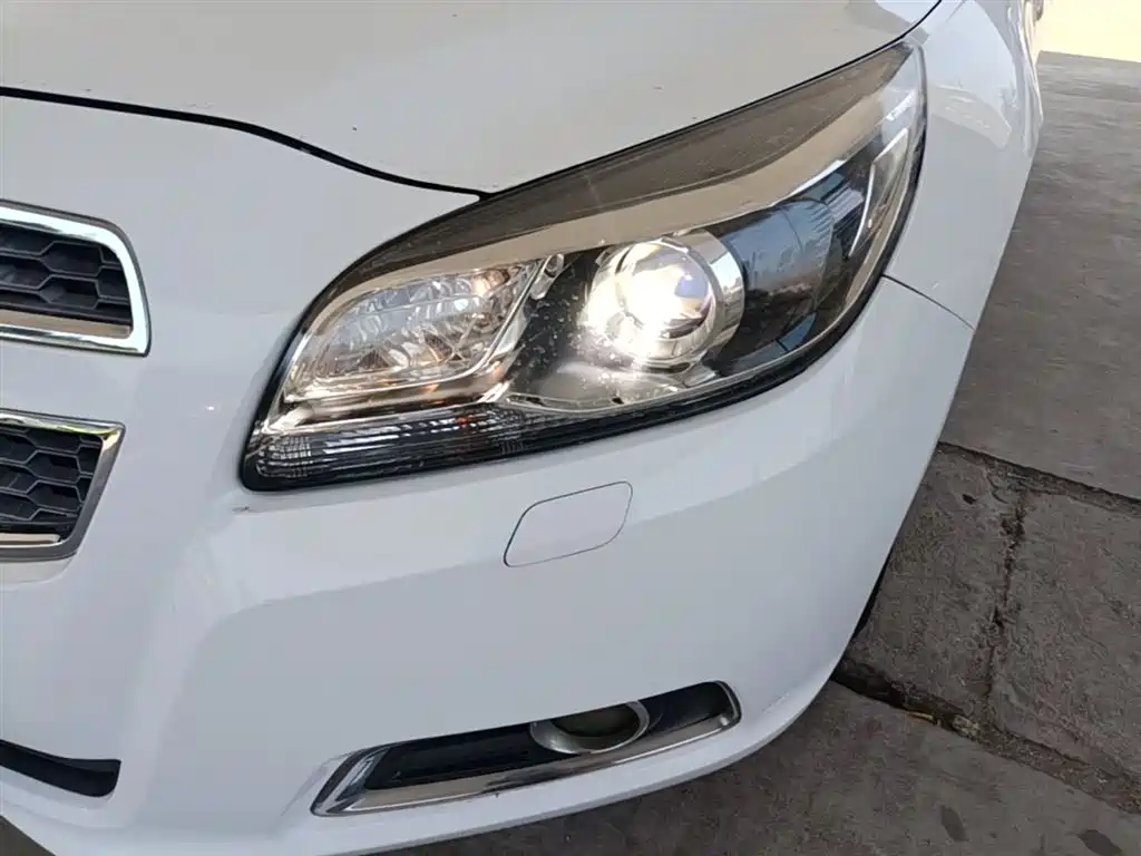 Chevrolet Malibu 2014 — фото 24