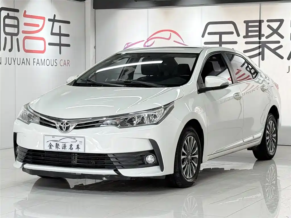 Toyota Corolla 2018 — фото 1