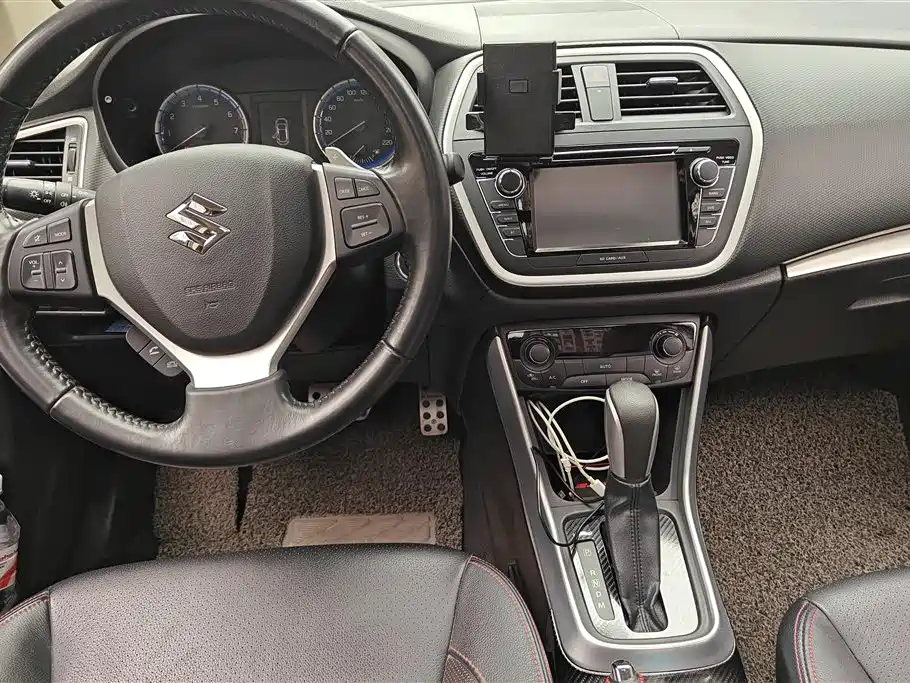 Suzuki S-Cross 2016 — фото 12