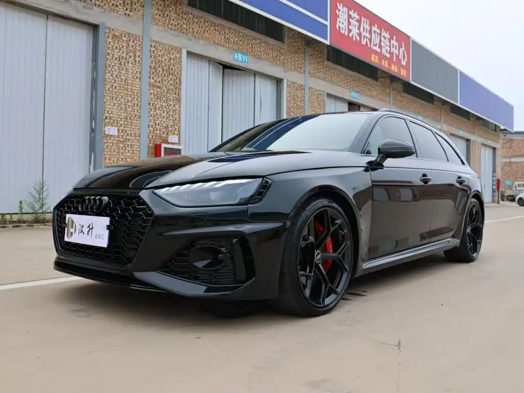 Audi RS 4 2025