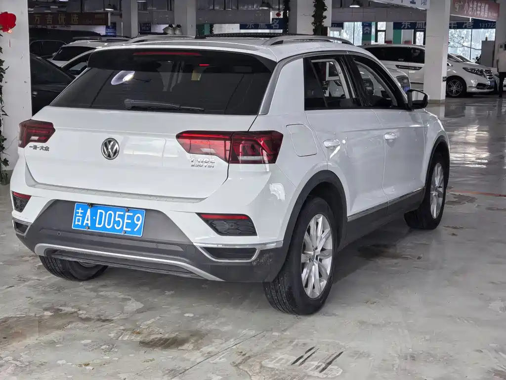 Volkswagen T-Roc 2018 — фото 9
