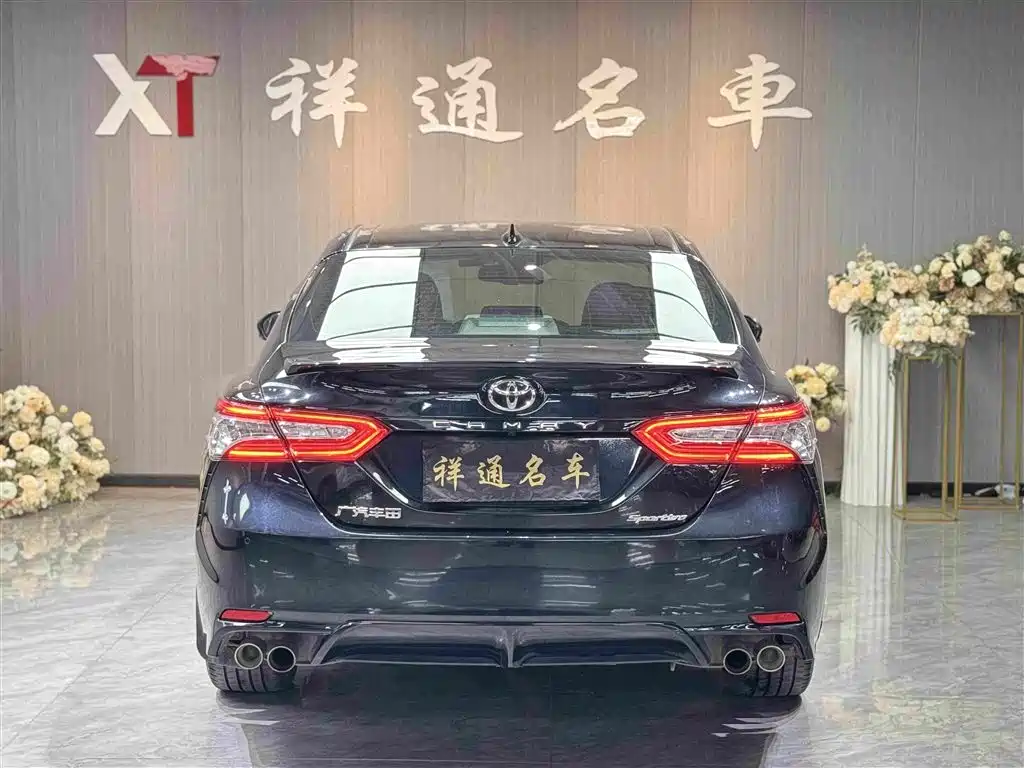 Toyota Camry 2022 — фото 13