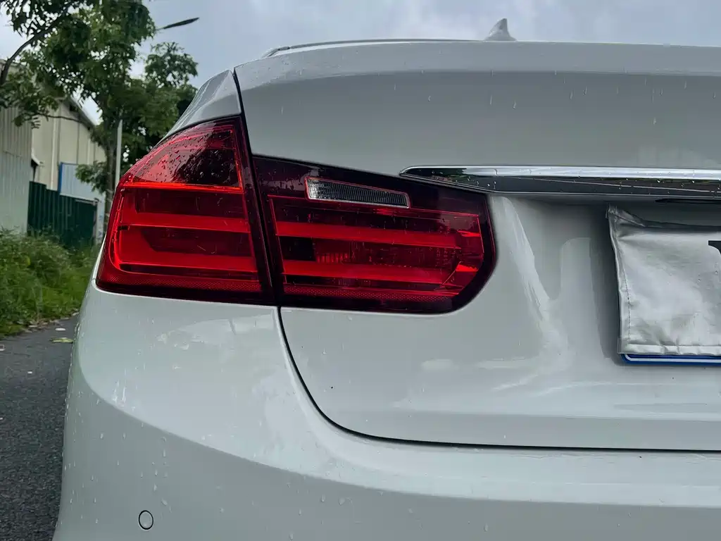 BMW 3 Series 2015 — фото 20