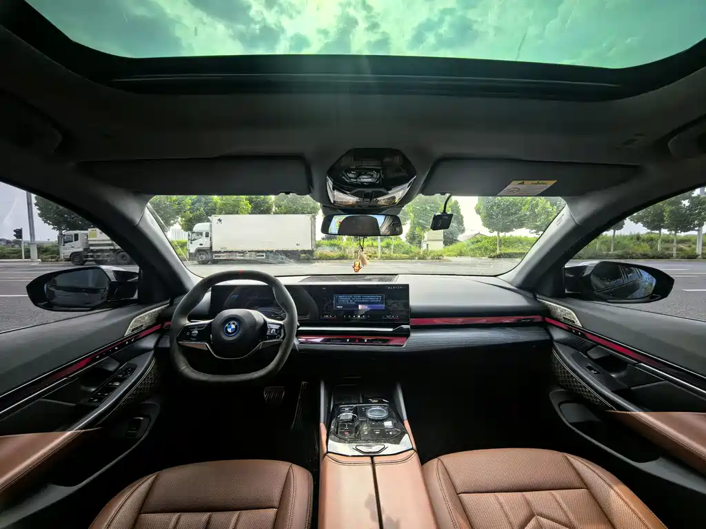 BMW i5 2024 — фото 9