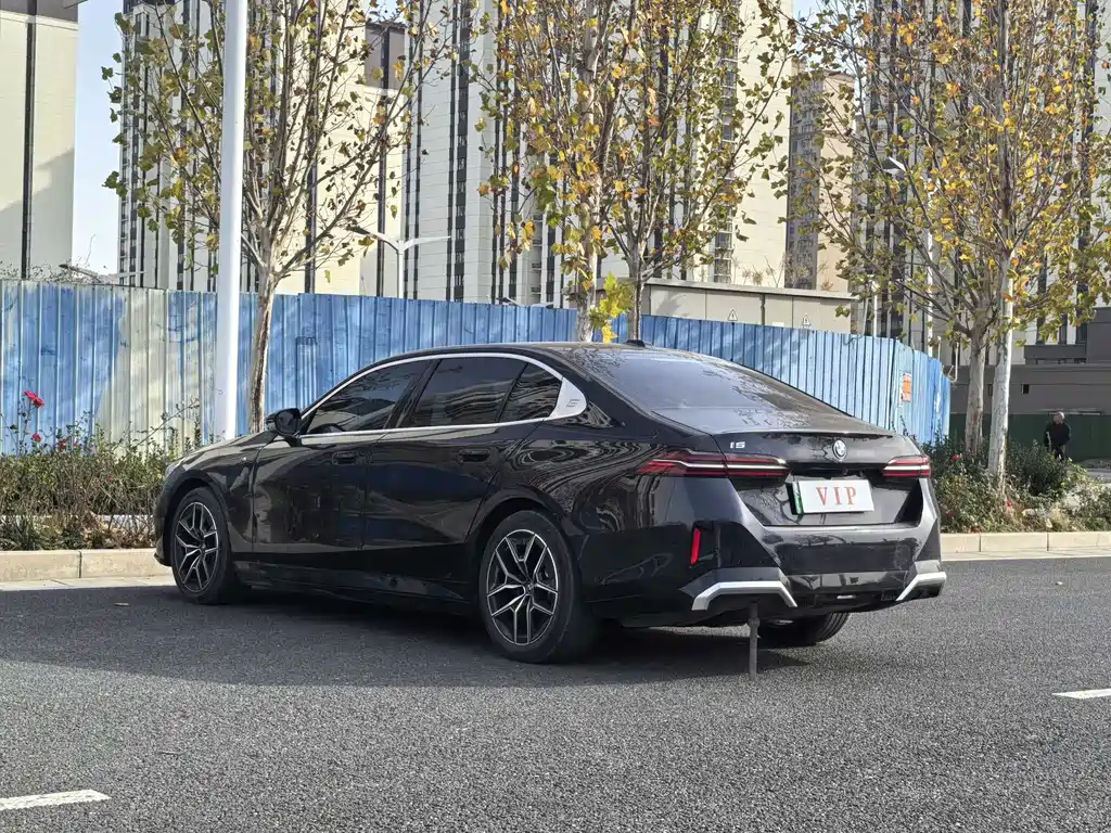 BMW i5 2024 — фото 6