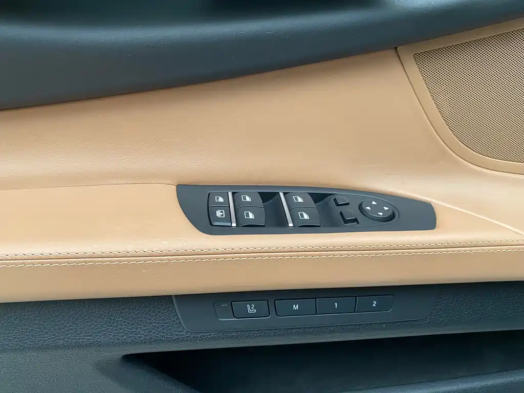 BMW 7 Series 2013 — фото 20
