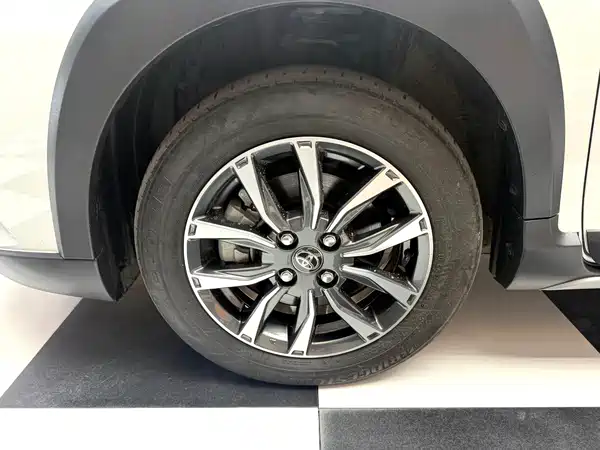 Toyota Yaris L 2022