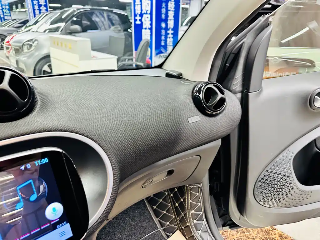 smart Fortwo 2018 — фото 37