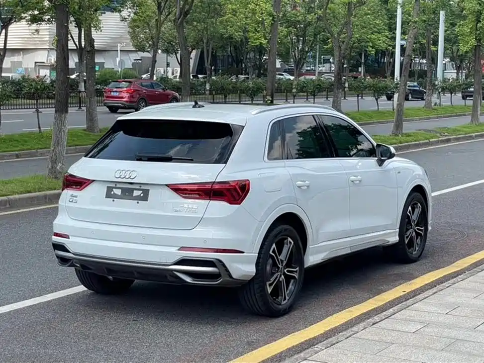 Audi Q3 2023 — фото 4