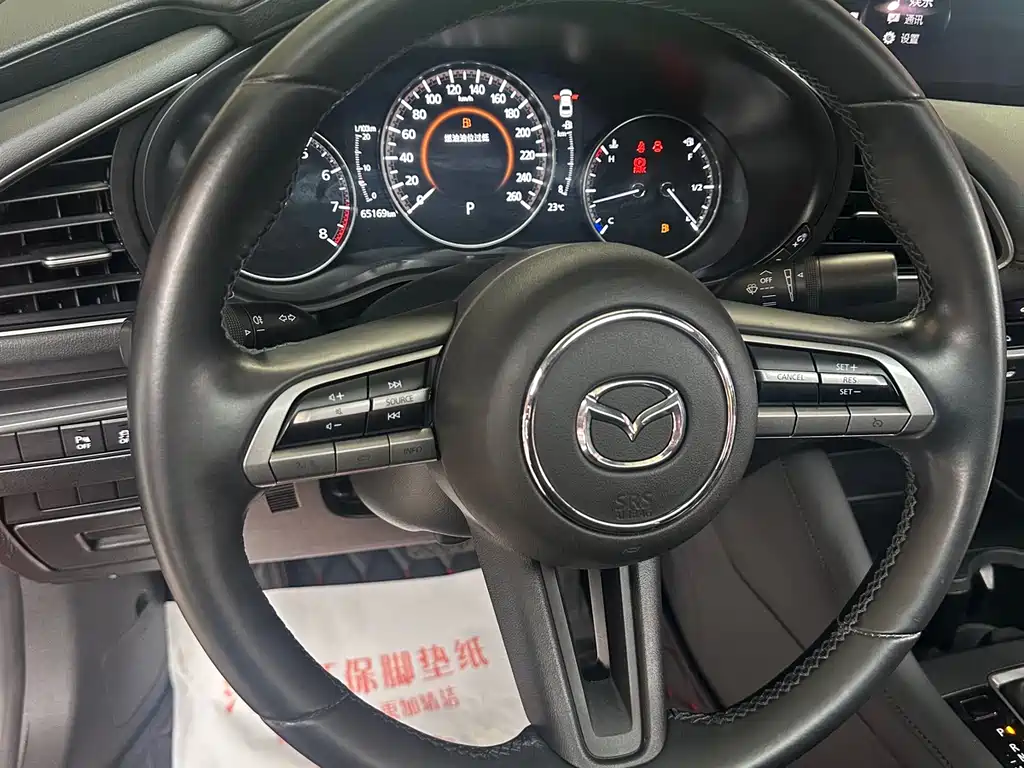 Mazda 3 Axela 2019 — фото 15