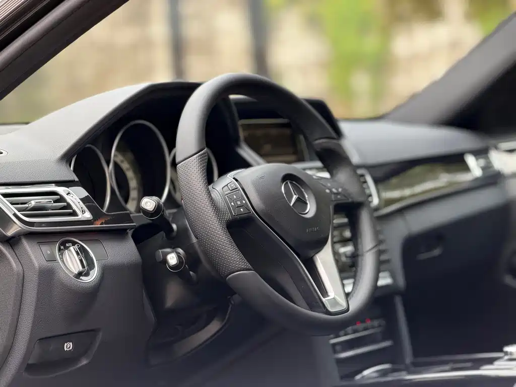 Mercedes-Benz E-Class 2014 — фото 4