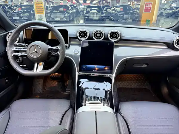 Mercedes-Benz C-Class 2025