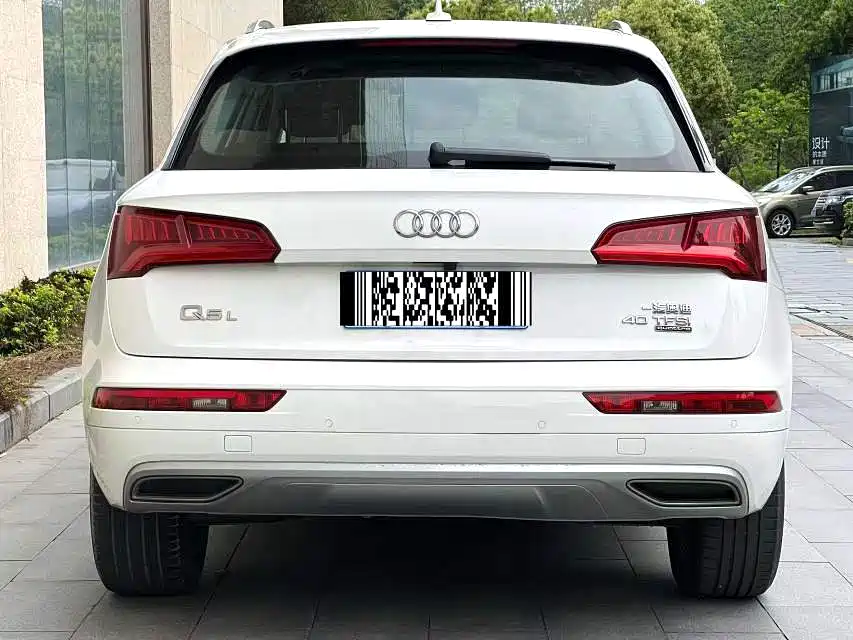 Audi Q5L 2021 — фото 8