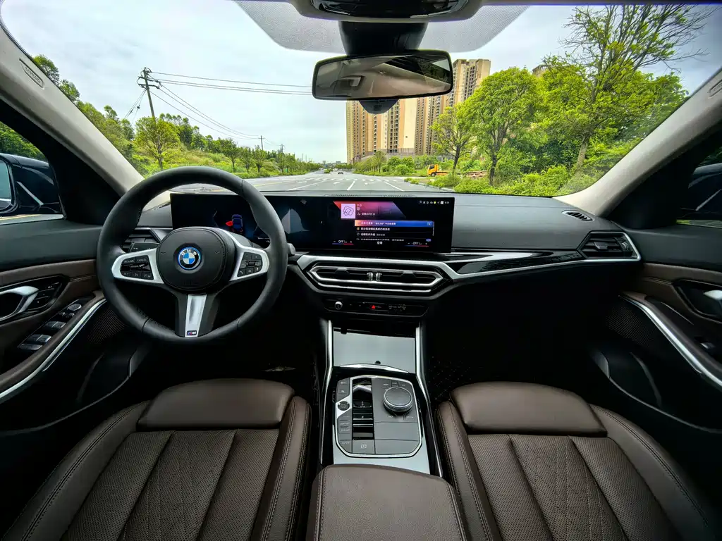 BMW i3 2023 — фото 9