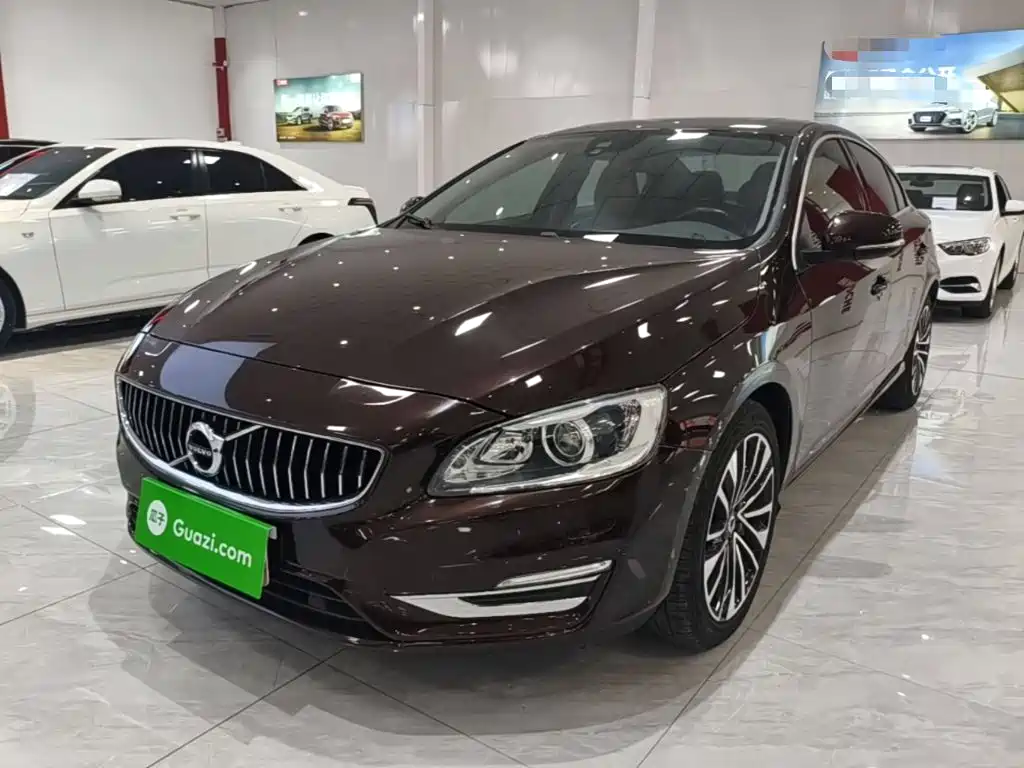 Volvo S60 2018 — фото 2