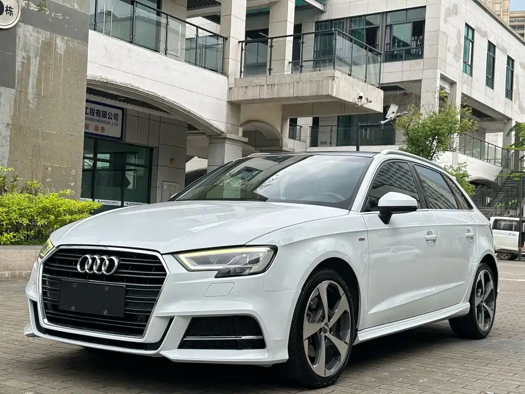 Audi A3 2019 — фото 1