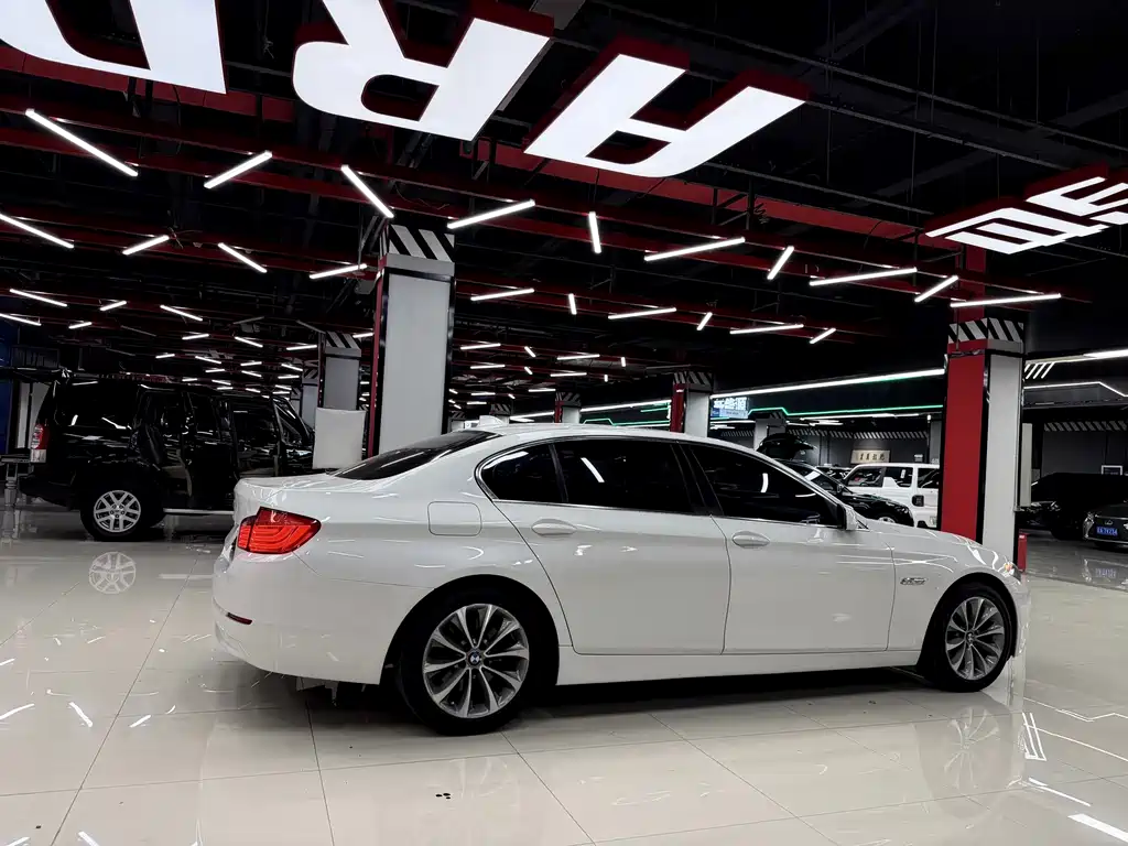 BMW 5 Series 2013 — фото 6