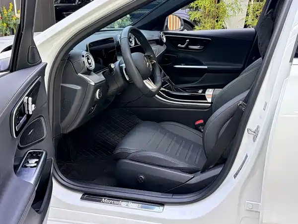 Mercedes-Benz C-Class 2025