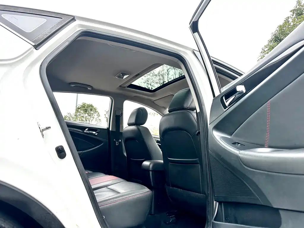 Changan Eado XT 2015 — фото 23