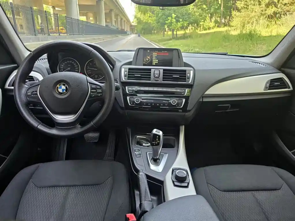 BMW 1 Series 2016 — фото 11