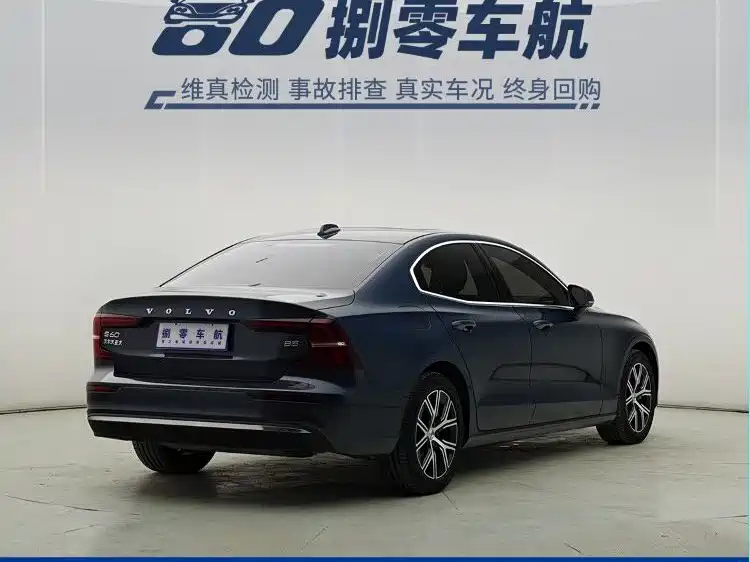 Volvo S60 2025 — фото 16