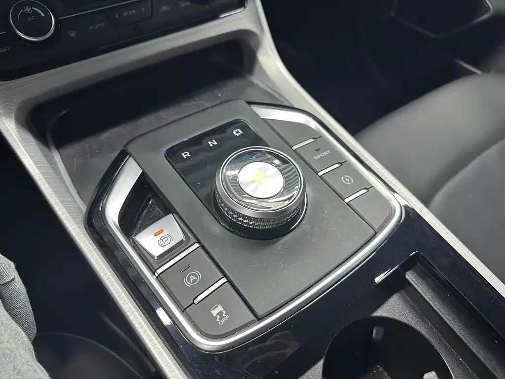 Geely GSe 2018 — фото 18