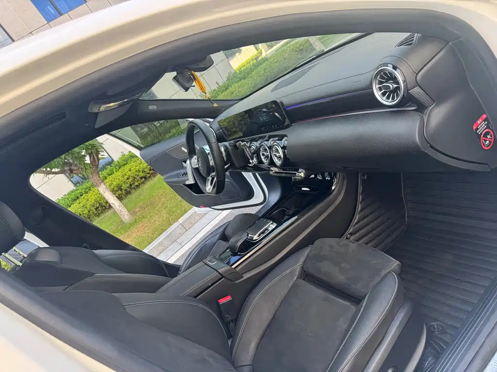 Mercedes-Benz A-Class 2019 — фото 16