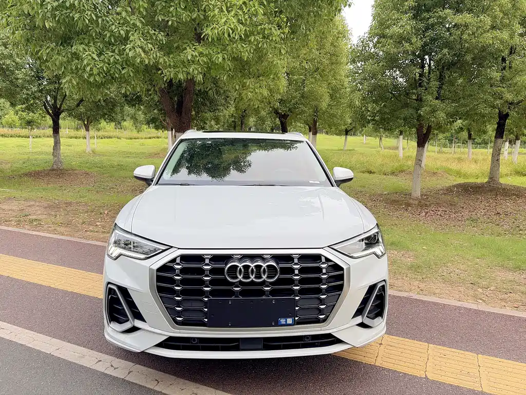 Audi Q3 2022 — фото 2