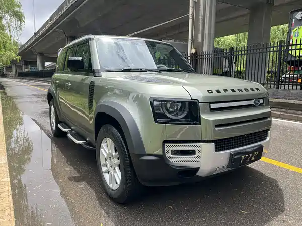 Land Rover Defender 2020