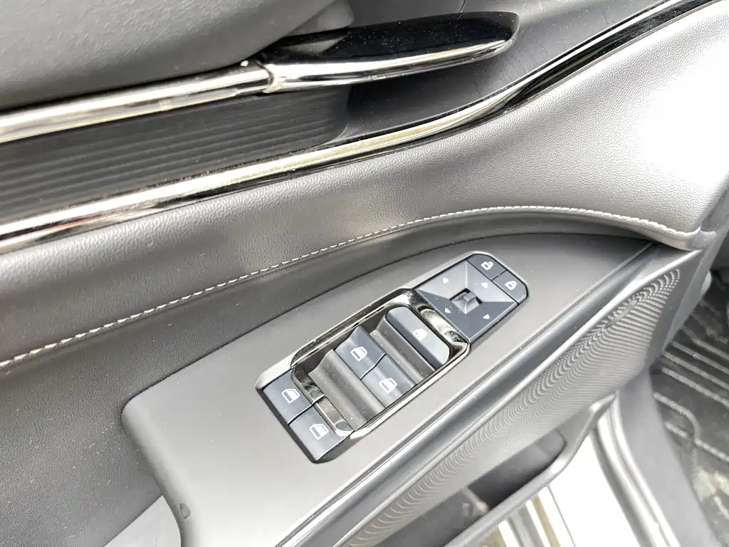 Ford Mondeo 2022 — фото 17