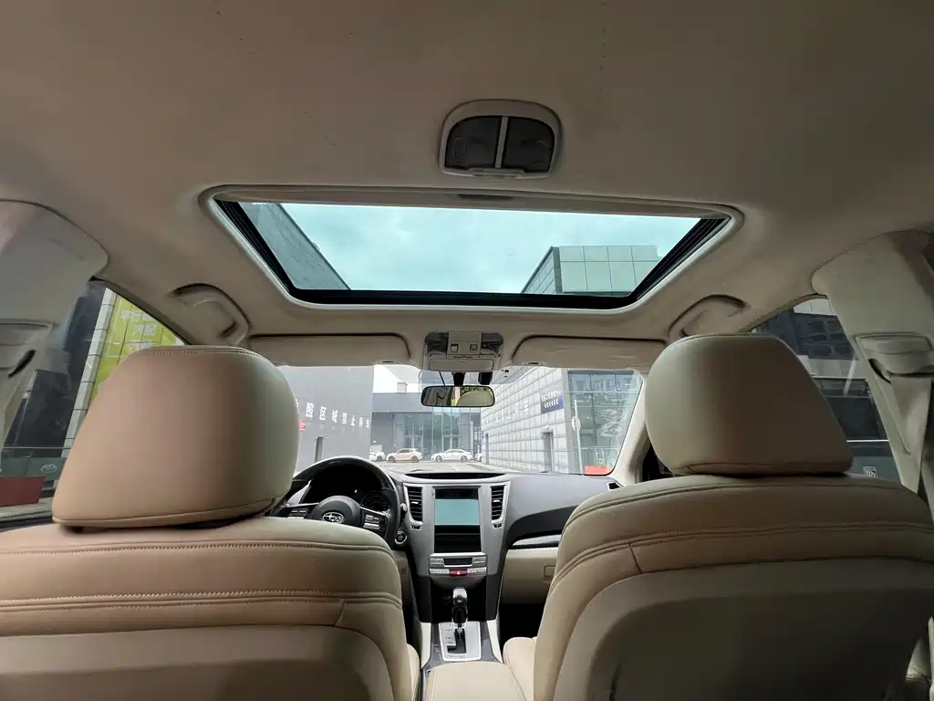 Subaru Outback 2010 — фото 12