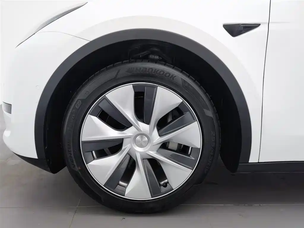 Tesla Model Y 2022 — фото 17