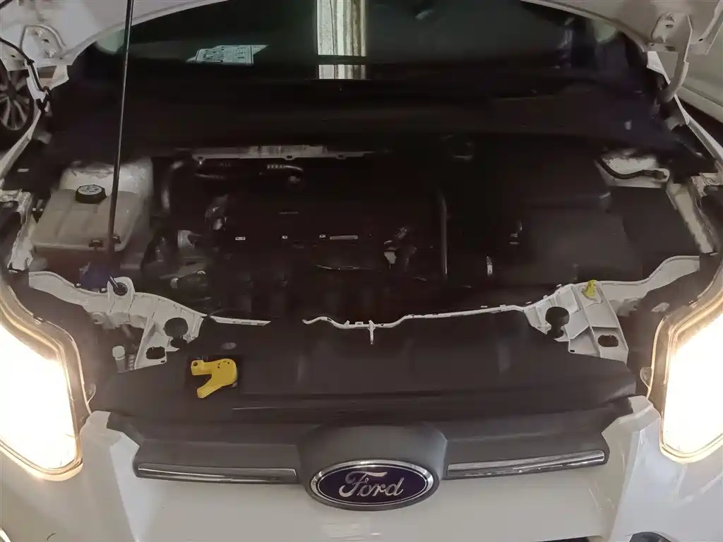 Ford Focus 2015 — фото 20