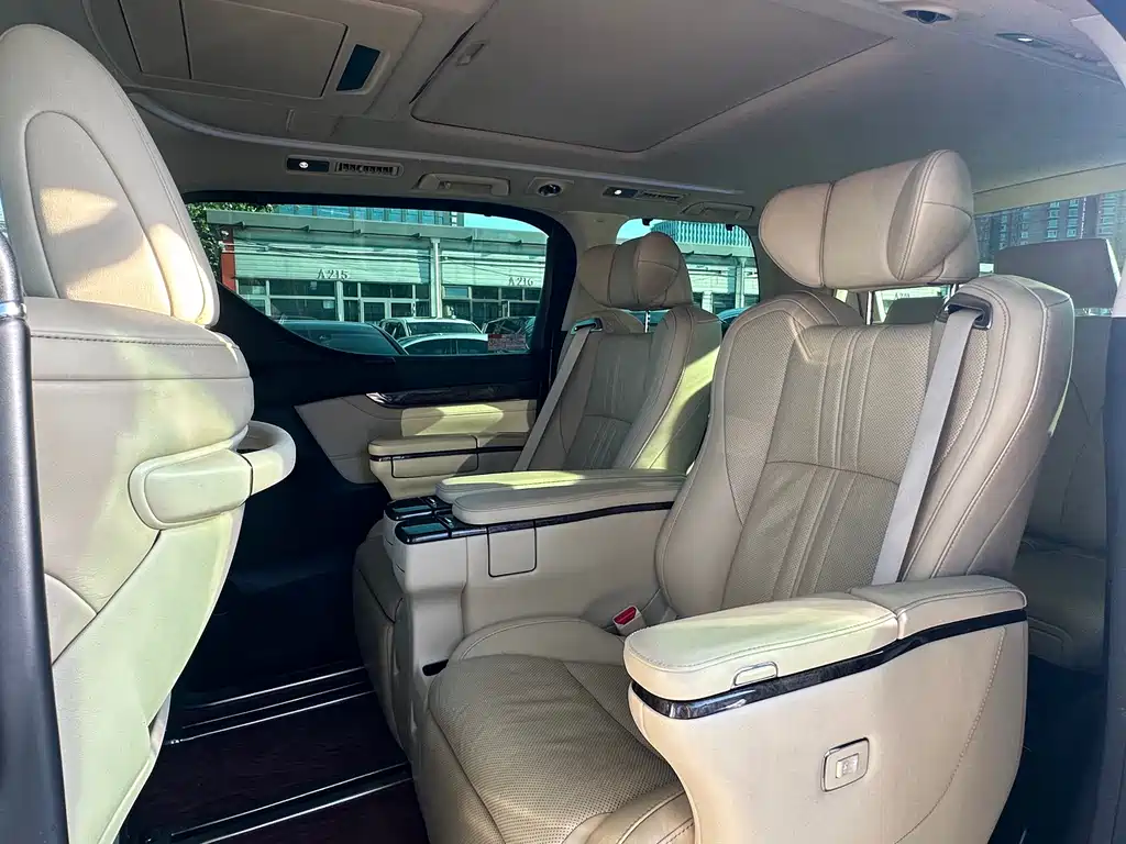 Toyota Alphard 2019 — фото 9