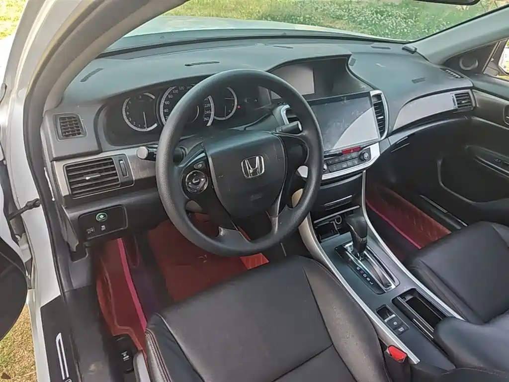 Honda Accord 2015 — фото 10