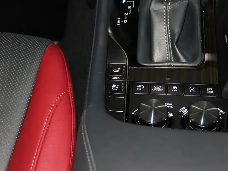 Lexus LX 2020 — фото 14