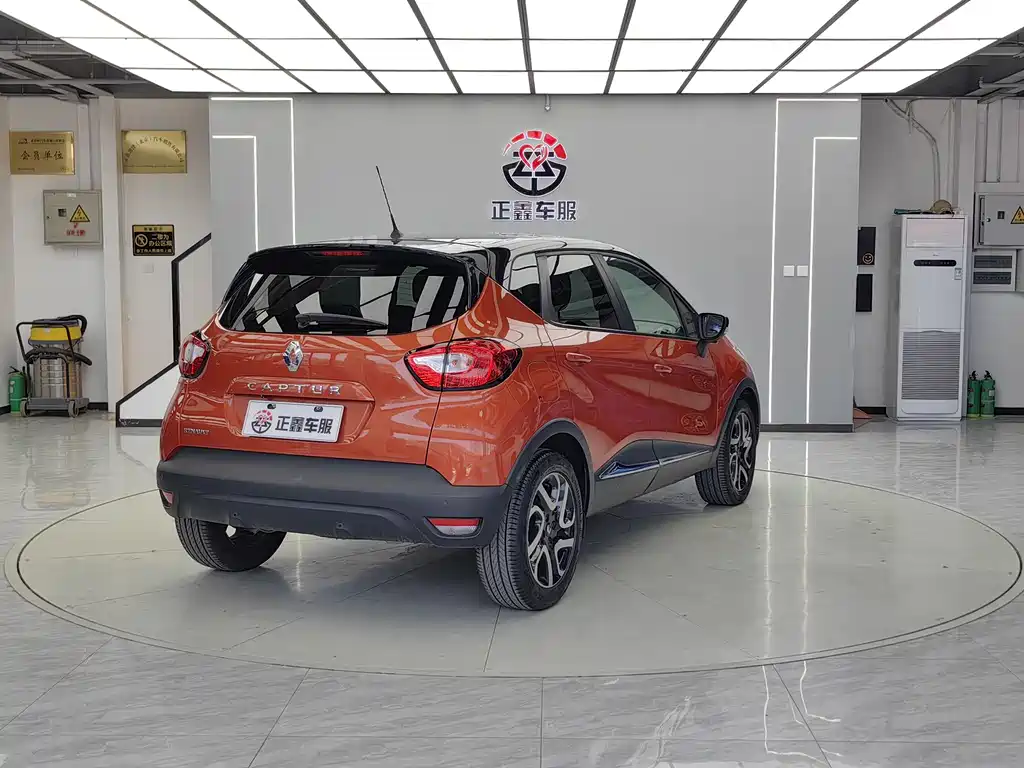 Renault Captur 2015 — фото 15