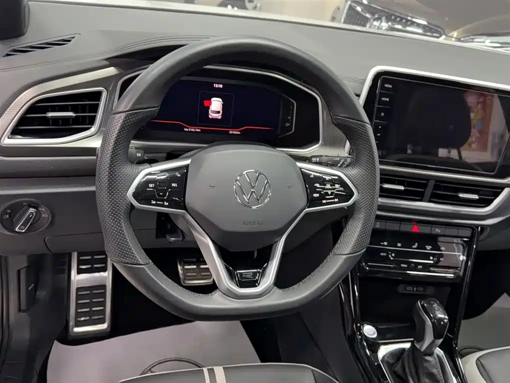 Volkswagen T-Roc 2024 — фото 3
