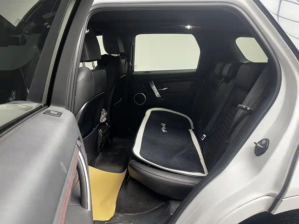 Land Rover Discovery Sport 2023 — фото 15