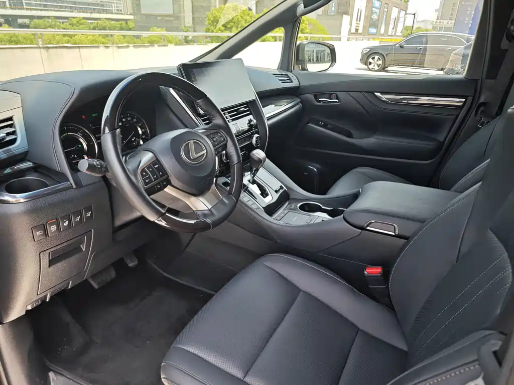 Lexus LM 2023 — фото 16